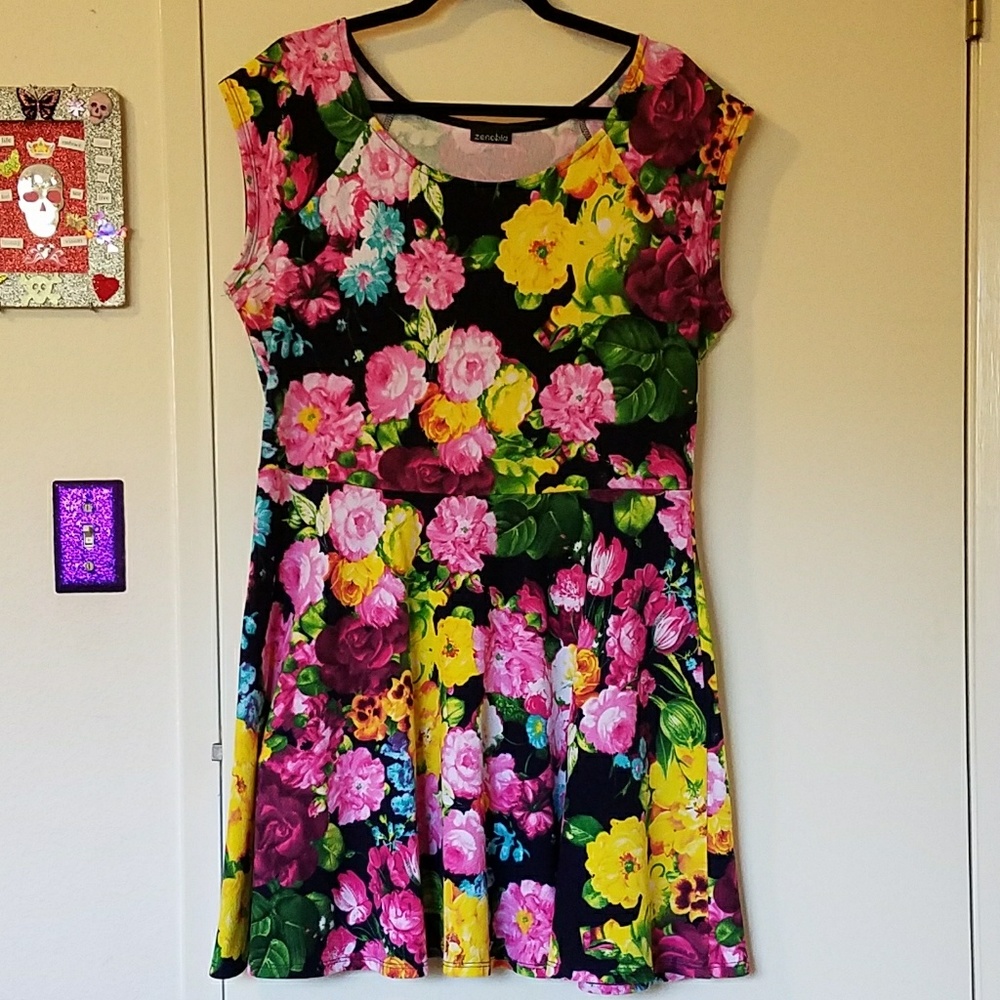 Plus size Zenobia sleeveless floral skater dress